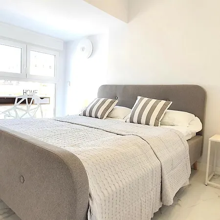 Skol 645. Exclusive Three Bedrooms With Sea Views Daire