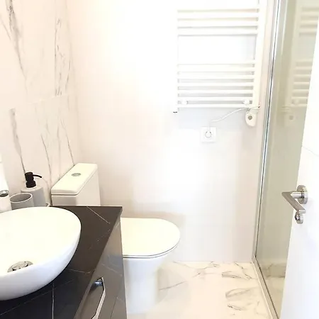 Skol 645. Exclusive Three Bedrooms With Sea Views *
