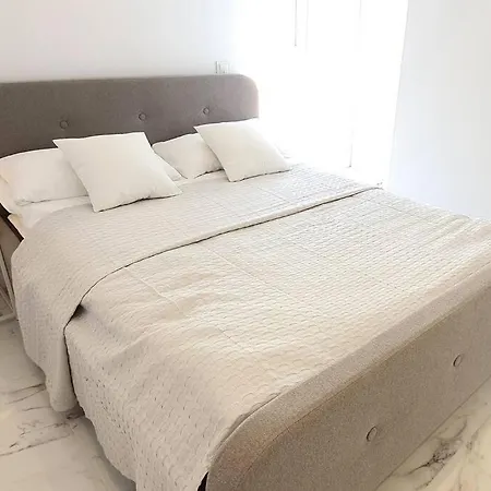 Skol 645. Exclusive Three Bedrooms With Sea Views Marbella
