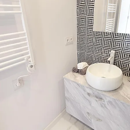 Skol 645. Exclusive Three Bedrooms With Sea Views