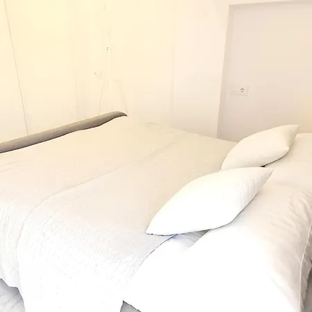 Skol 645. Exclusive Three Bedrooms With Sea Views