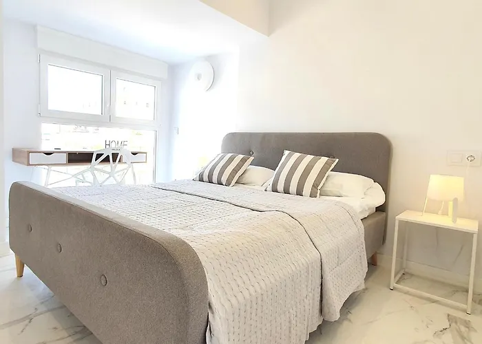 Skol 645. Exclusive Three Bedrooms With Sea Views Apartment