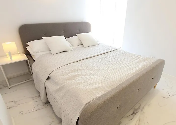 Skol 645. Exclusive Three Bedrooms With Sea Views アパート *