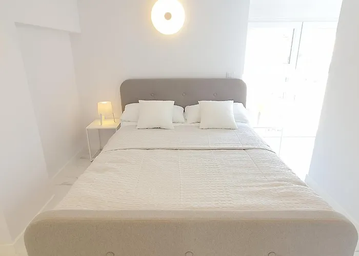 Skol 645. Exclusive Three Bedrooms With Sea Views アパート