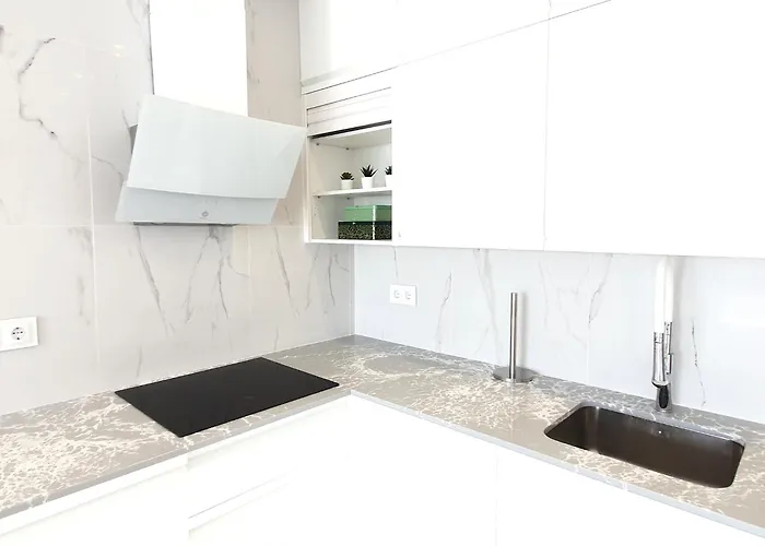 Skol 645. Exclusive Three Bedrooms With Sea Views アパート