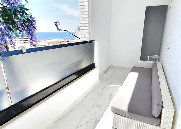 Skol 645. Exclusive Three Bedrooms With Sea Views *