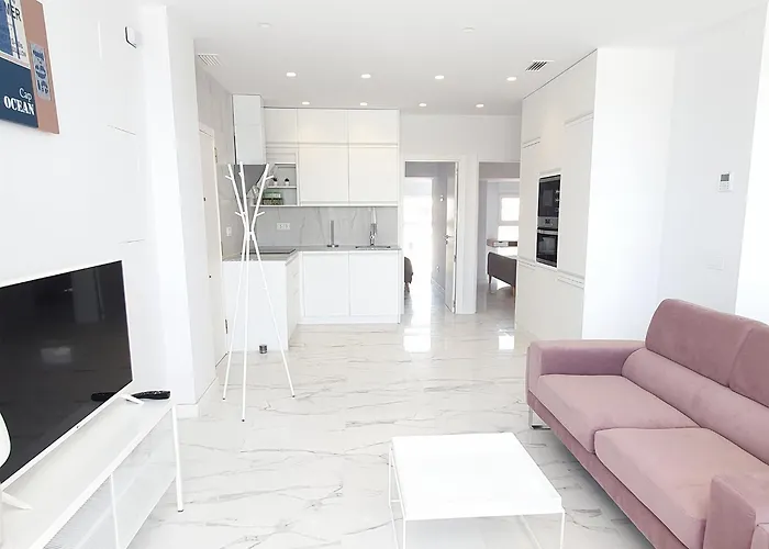 Skol 645. Exclusive Three Bedrooms With Sea Views アパート マルベーリャ